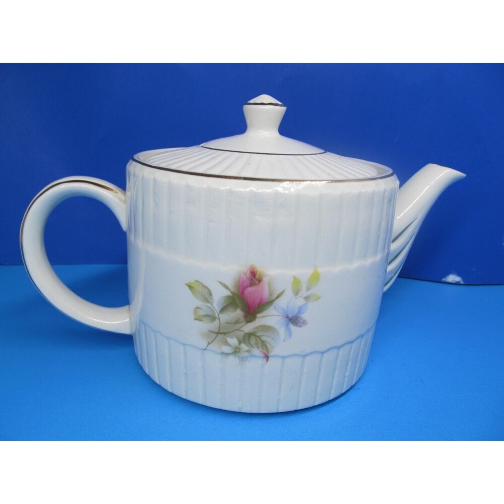 Wood And Sons Ellcreave Floral Spray 4" H X 5" W Vintage Ribbed Teapot  EUC
